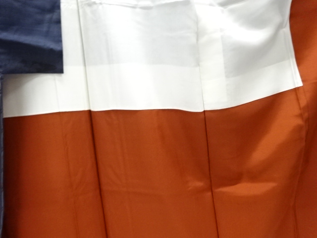  未使用品　唐花模様織り出し本場泥大島紬着物(7マルキ)